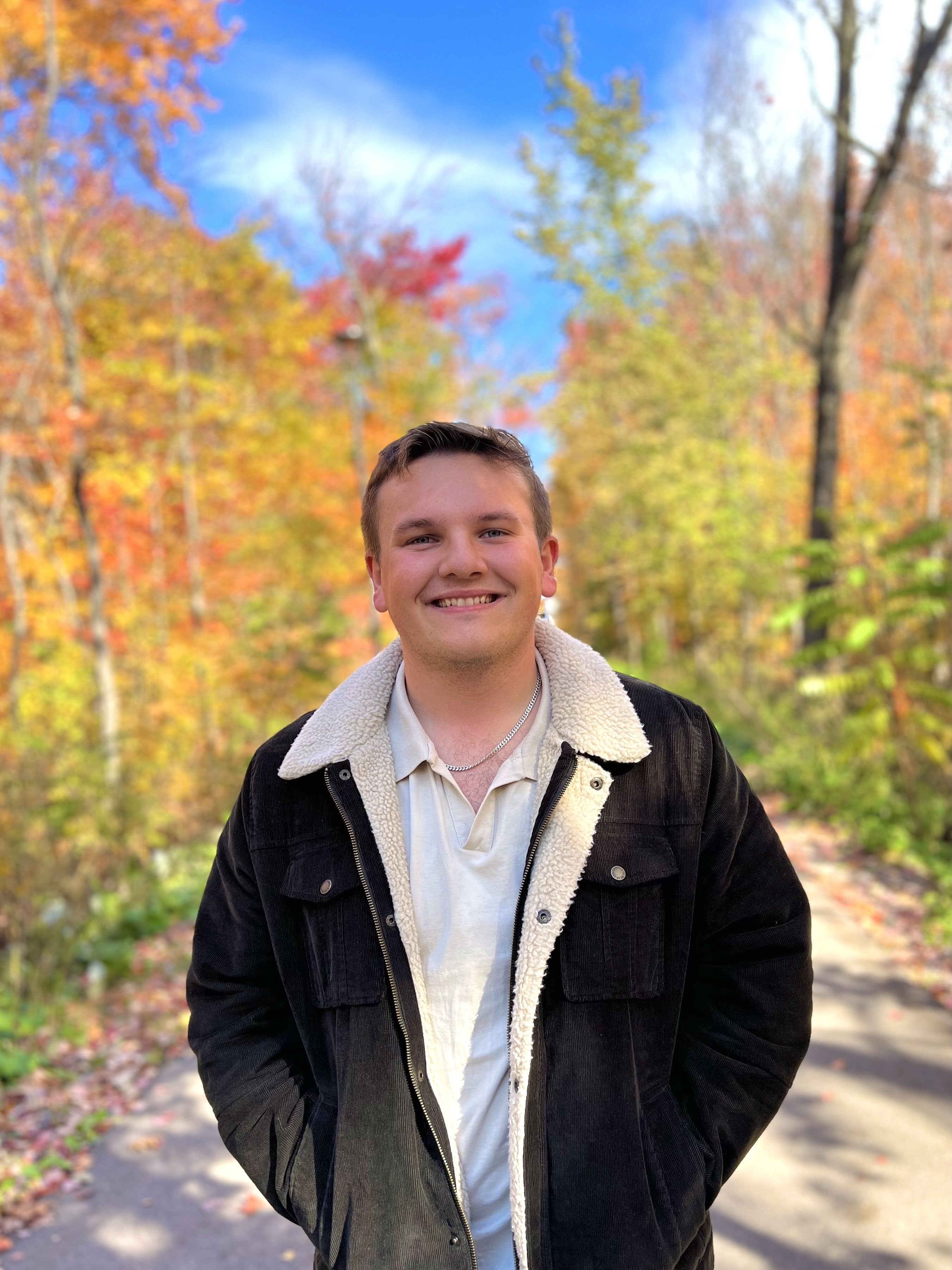 Maxime dans la forêt